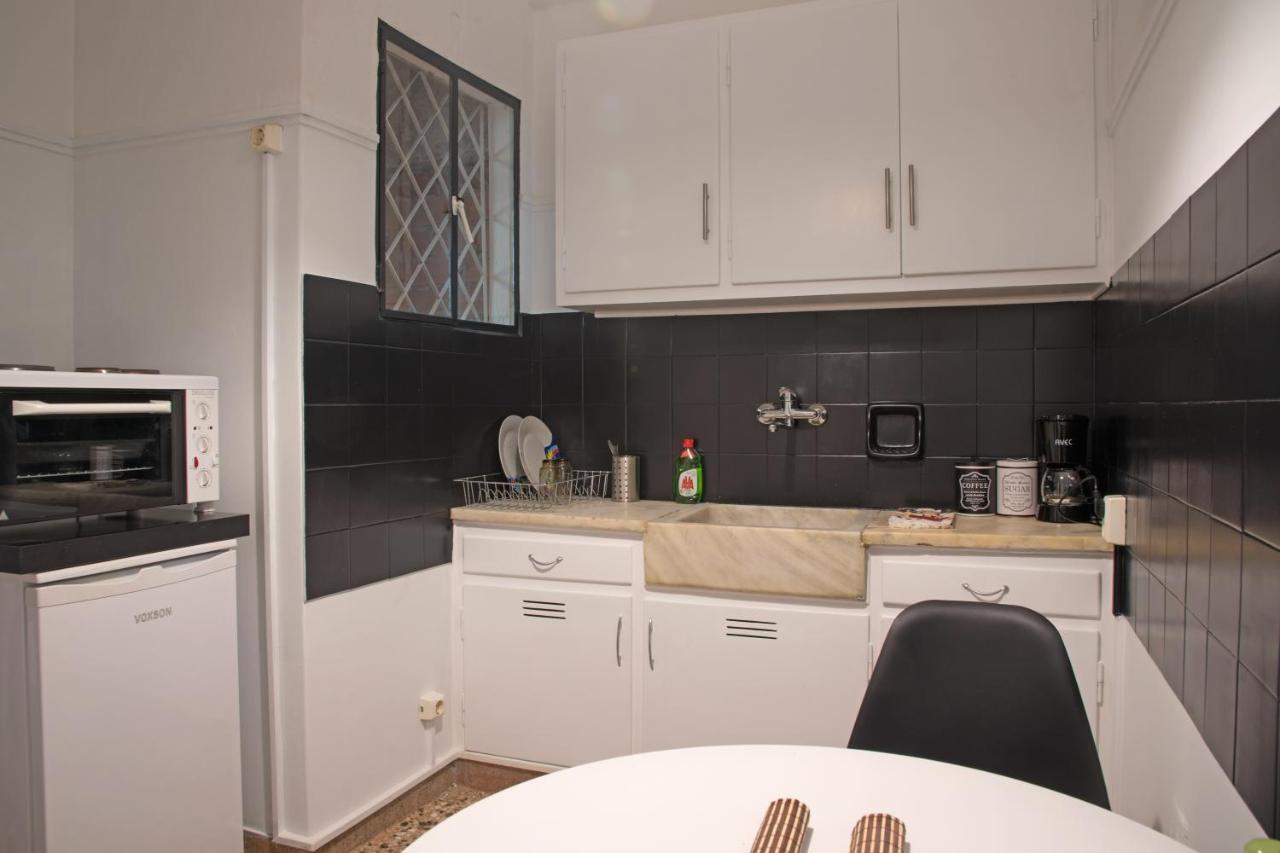 Messolonghi Square Apartment เอเธนส์ ภายนอก รูปภาพ